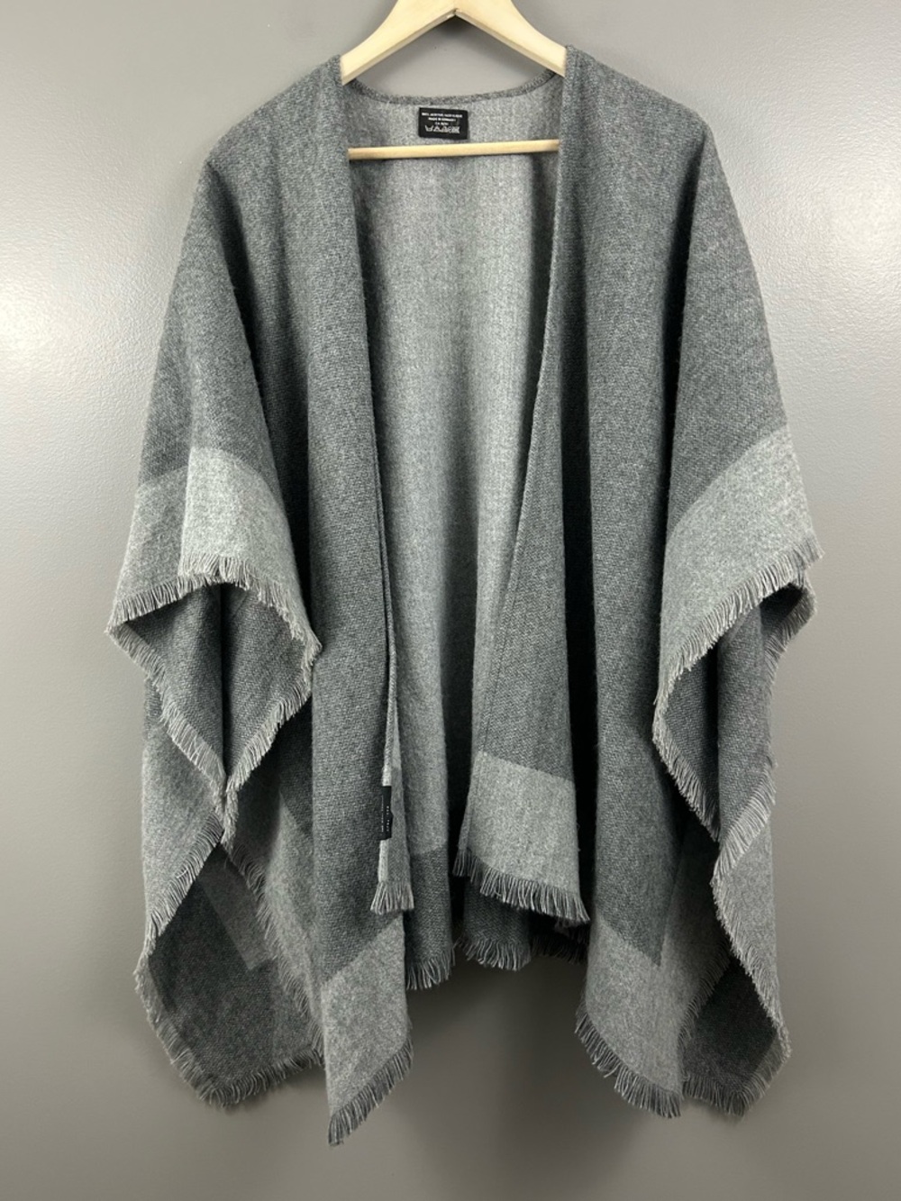 FRAAS Grey Colour Block Trim Fringe Cape Poncho Shawl Wrap Ruana Size OS - Picture 2 of 9